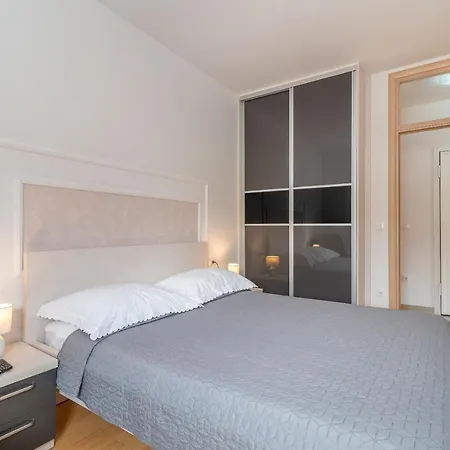 Lorena Apartmán *
