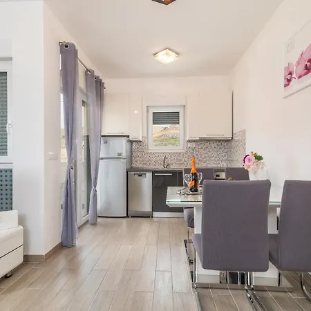 Lorena * Τρογκίρ