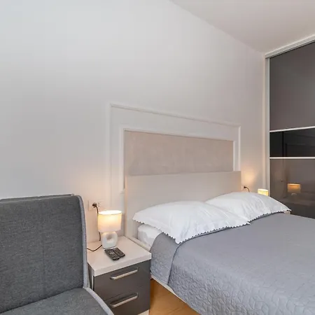 Lorena Apartmán *