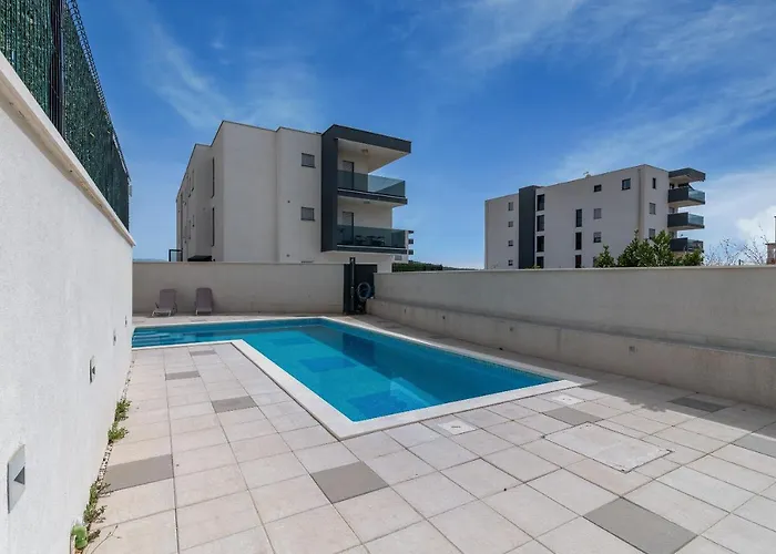 Lorena Appartement *