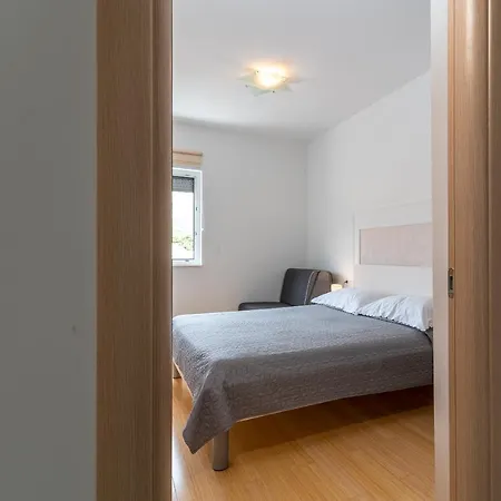 Lorena Appartement *