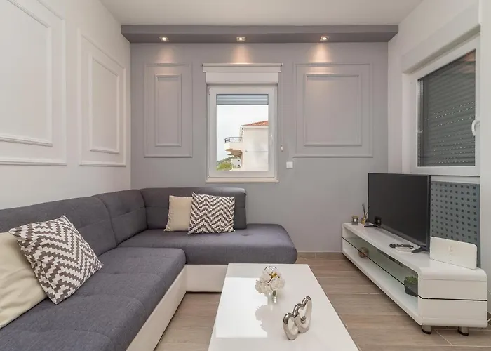 Lorena * Τρογκίρ