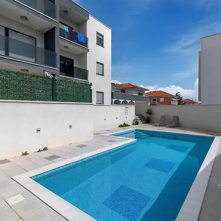 Lorena * トロギール