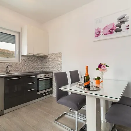 Lorena * トロギール