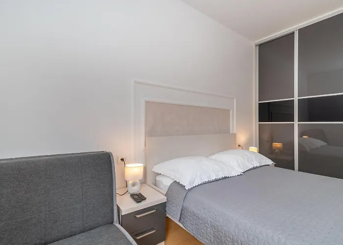 Lorena Appartement *